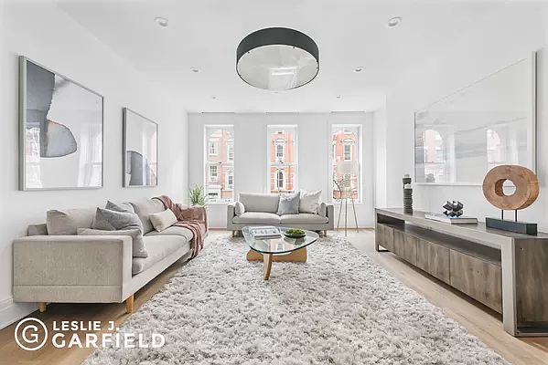 1st image of 21 1/2 King St