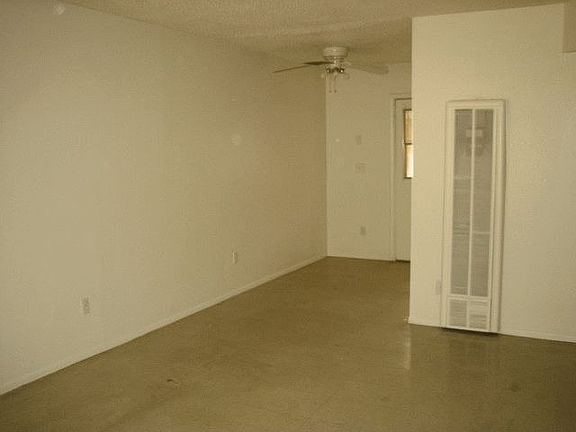 5th image of 2940 W Vermont Ave APT 3