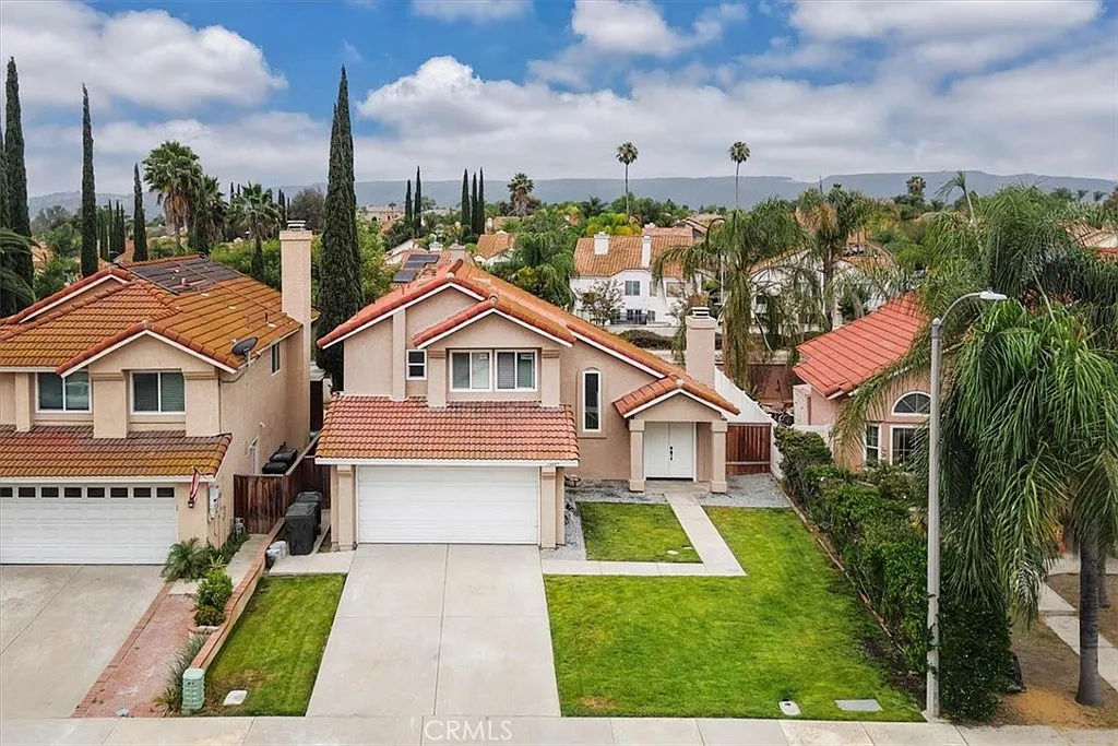 3 bed, 2.5 bath, 1409 sqft, $3,385 — Photo 1