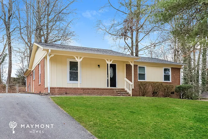 3 bed, 2.0 bath, 1422 sqft, $1,695 — Photo 3