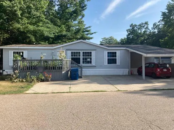13480 Winding Creek Dr, Grand Haven, MI 49417