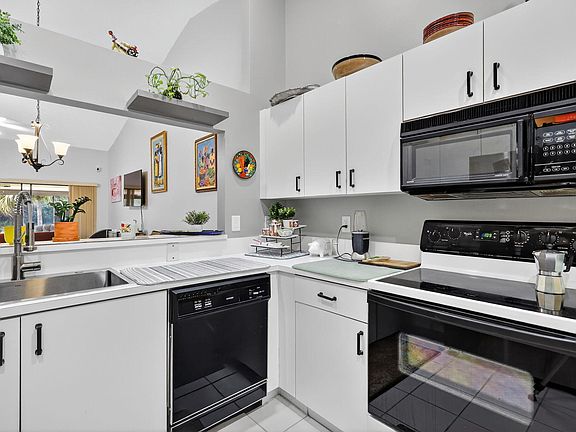 5th image of 9771 Pavarotti Terrace #103