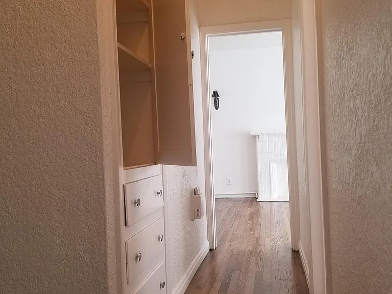 614 S Cloverdale Ave #10 — Photo 11