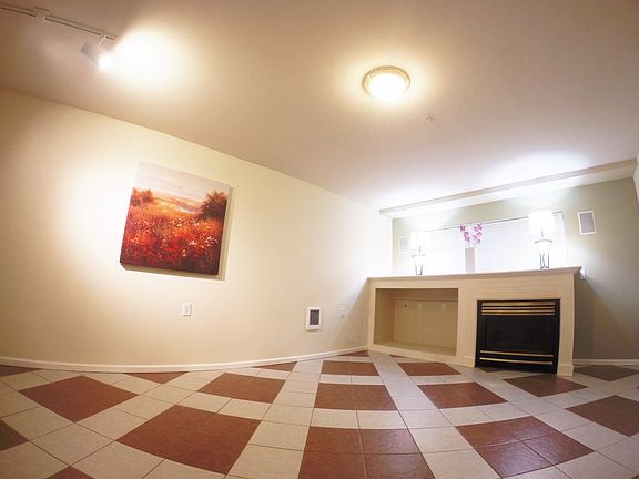 Living Room window b/n lamps