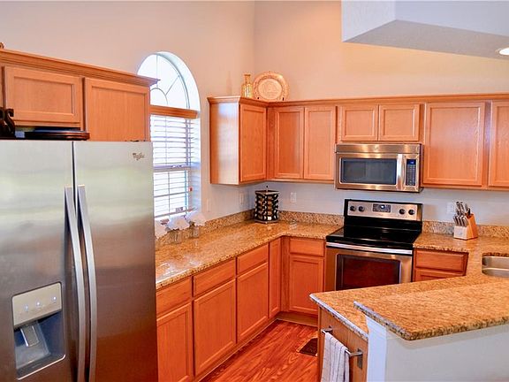 5th image of 101 Highland Meadows Pl