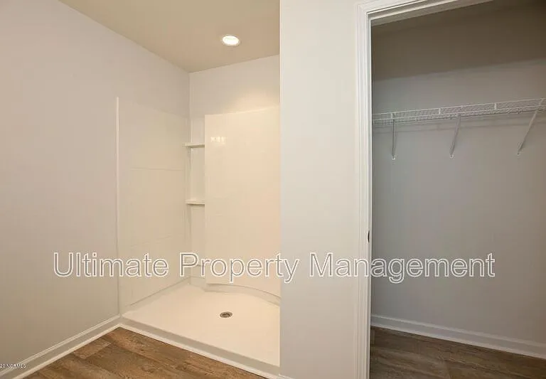 585 Draymore Dr NE — Photo 16