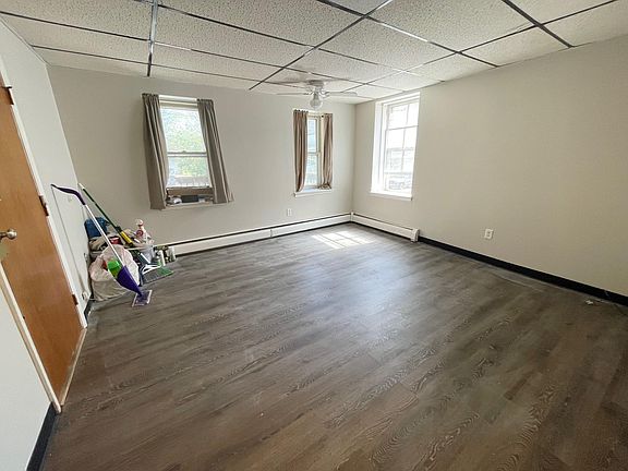 3rd image of 520-1 Morris Ave