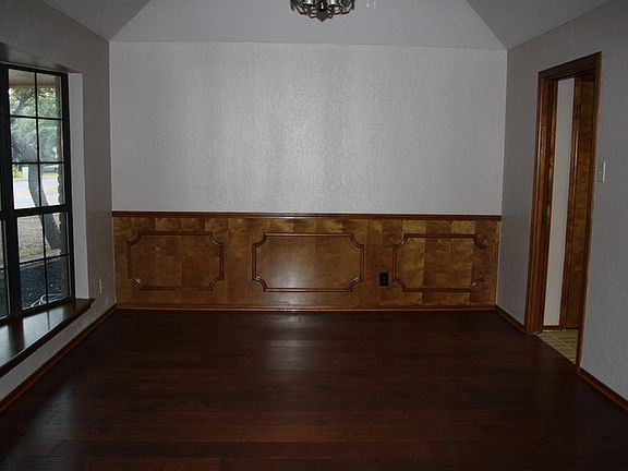 4th image of 1803 Parhaven Dr