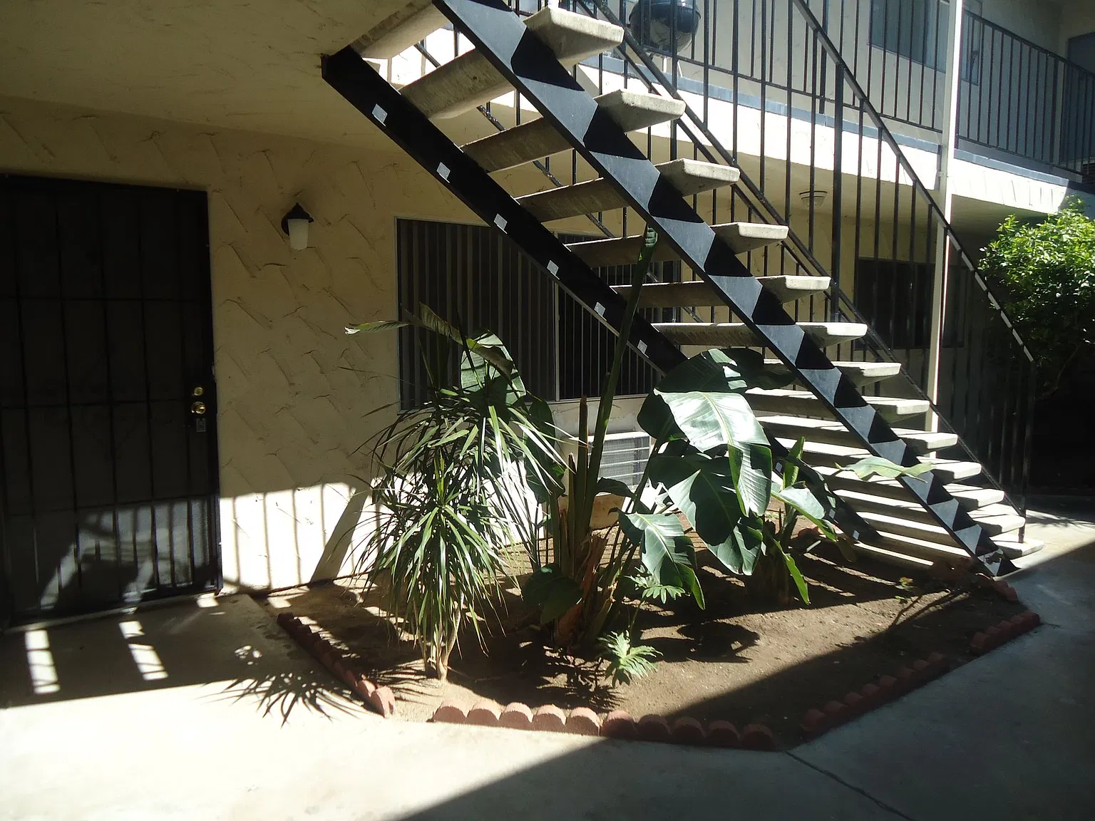Coleen Court Apartments Freshly Updated Living in El Cajon — Photo 3