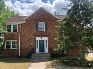 814 5th St SE APT 1, Minneapolis, MN 55414