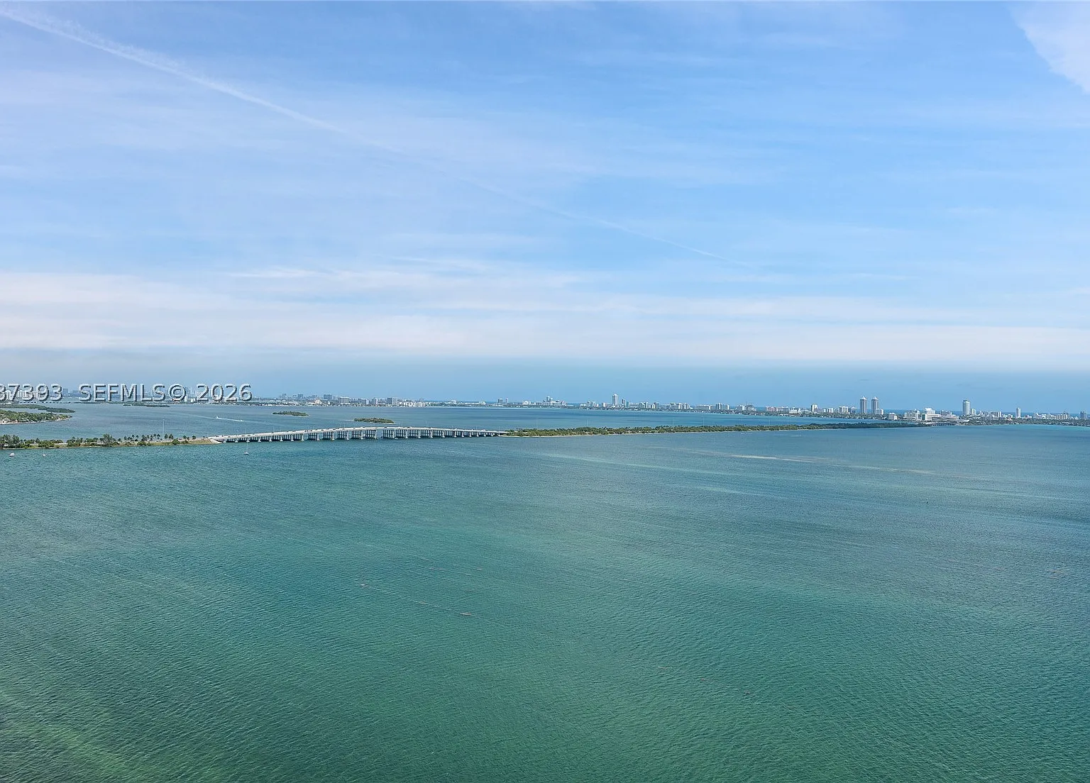 1 bed, 2.0 bath, 966 sqft, $7,000 — Photo 2