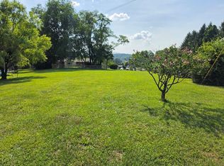 Mountain View Ave, Galax, VA 24333