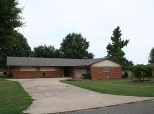 417 N John St, Holdenville, OK 74848