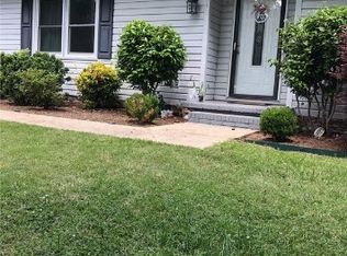 1013 S Greenwich Dr, Walhalla, SC 29691