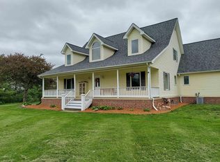 18450 Pratt Rd, Armada, MI 48005