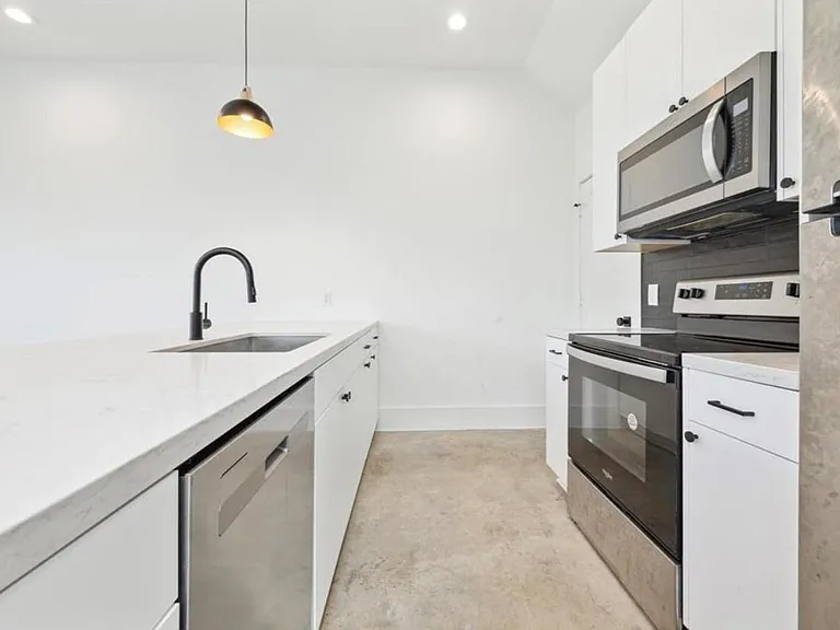 316 N Everton St #C — Photo 4