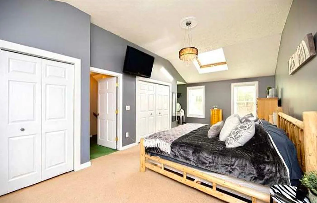 16 Paul Ave — Photo 4