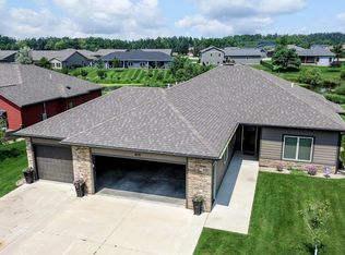 520 33rd St, Milford, IA 51351