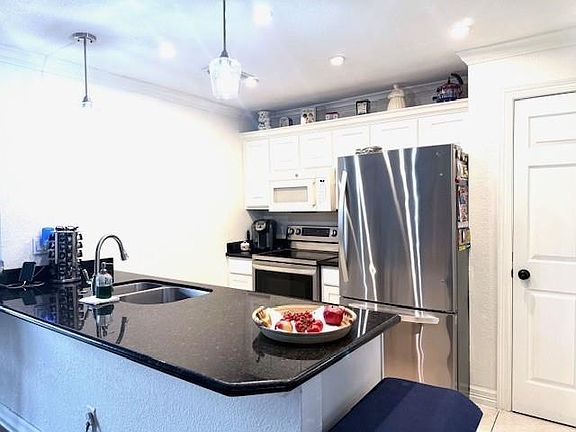 2nd image of 418 Garland Dr APT 214
