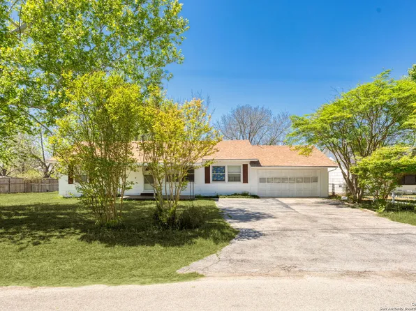 510 Sunset Dr., Seguin, TX 78155