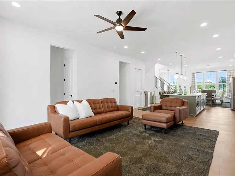 2042 Juliette Ave — Photo 11
