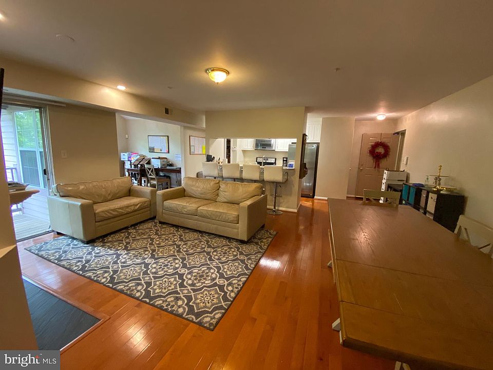 1st image of 9816 Lake Pointe Ct APT 303