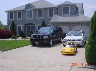 27 Windham Dr, Mount Holly, NJ 08060