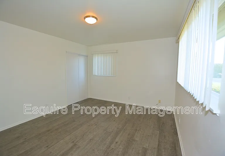 391 Harvard St — Photo 12