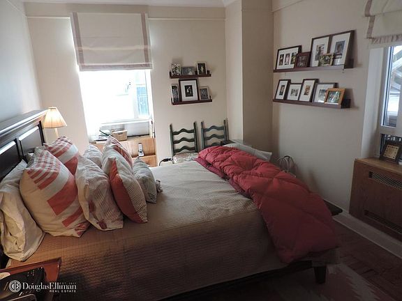 3rd image of 25 Central Park W APT 2X