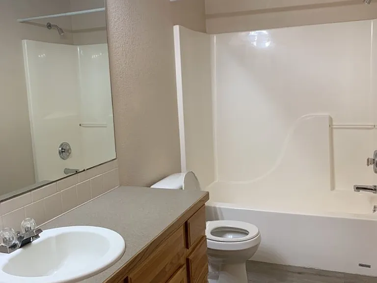 850 S Overland Trl #14 — Photo 14