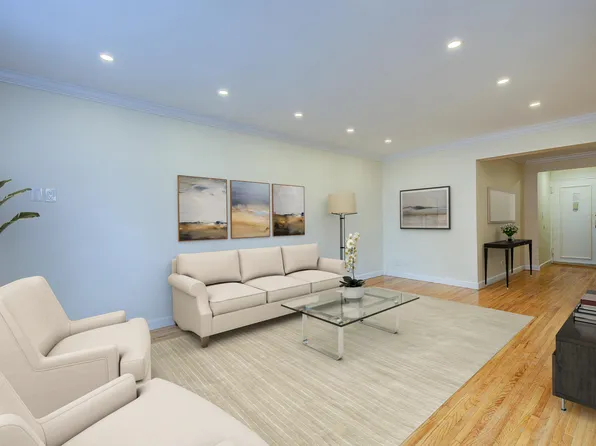 100-25 Queens Boulevard image 9 of 40