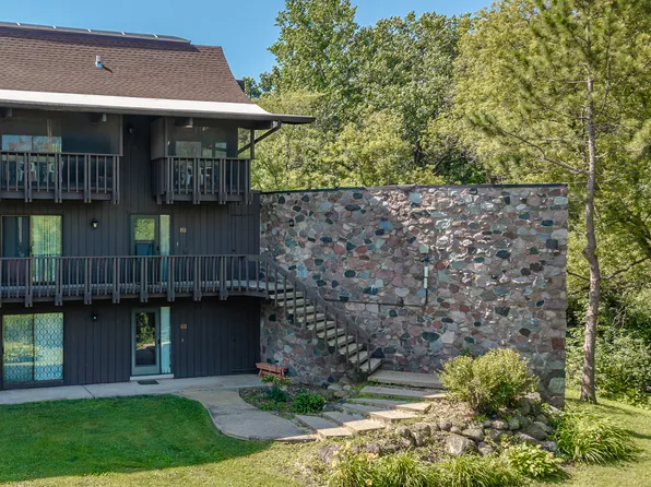 15810 State Route 173 APT 2H, Harvard, IL 60033