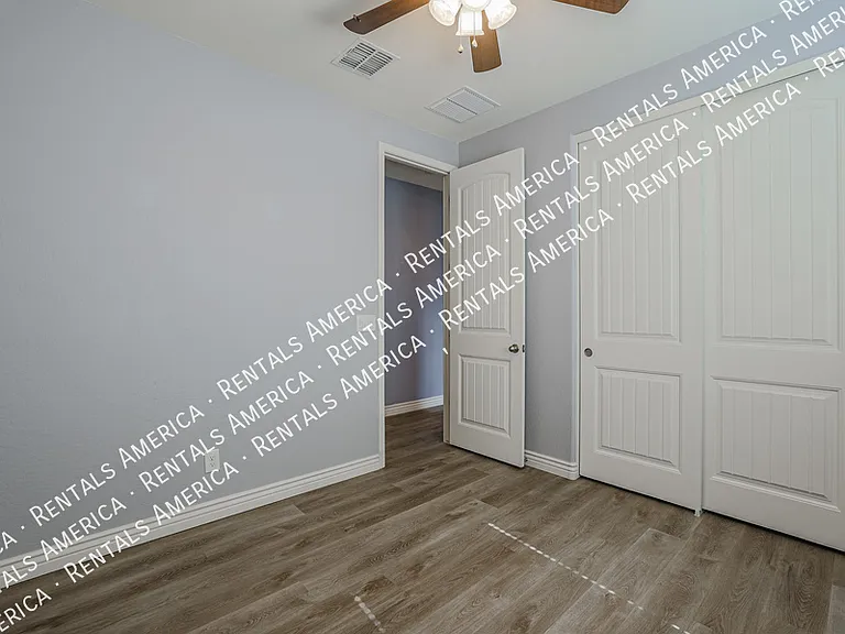 4217 W Winston Dr — Photo 21