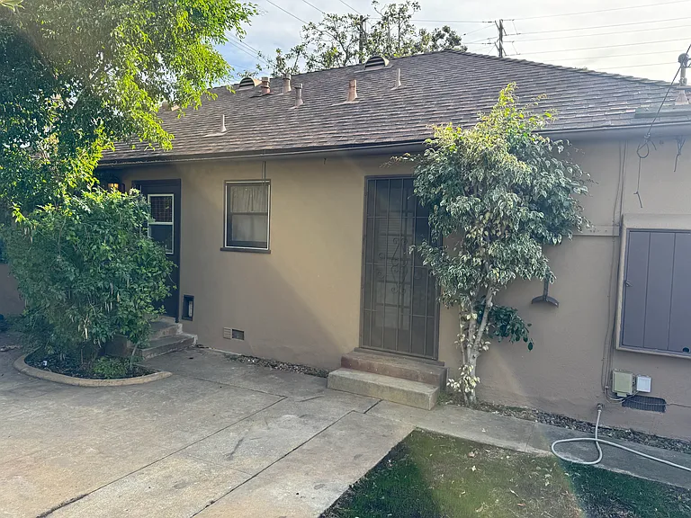 10603 Camarillo St — Photo 30