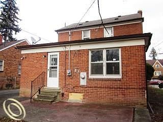 4th image of 15469 Auburn St