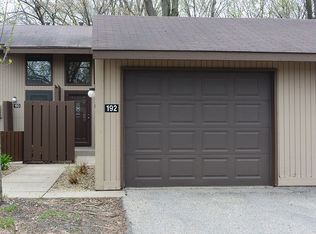 192 River Woods Ln, Burnsville, MN 55337