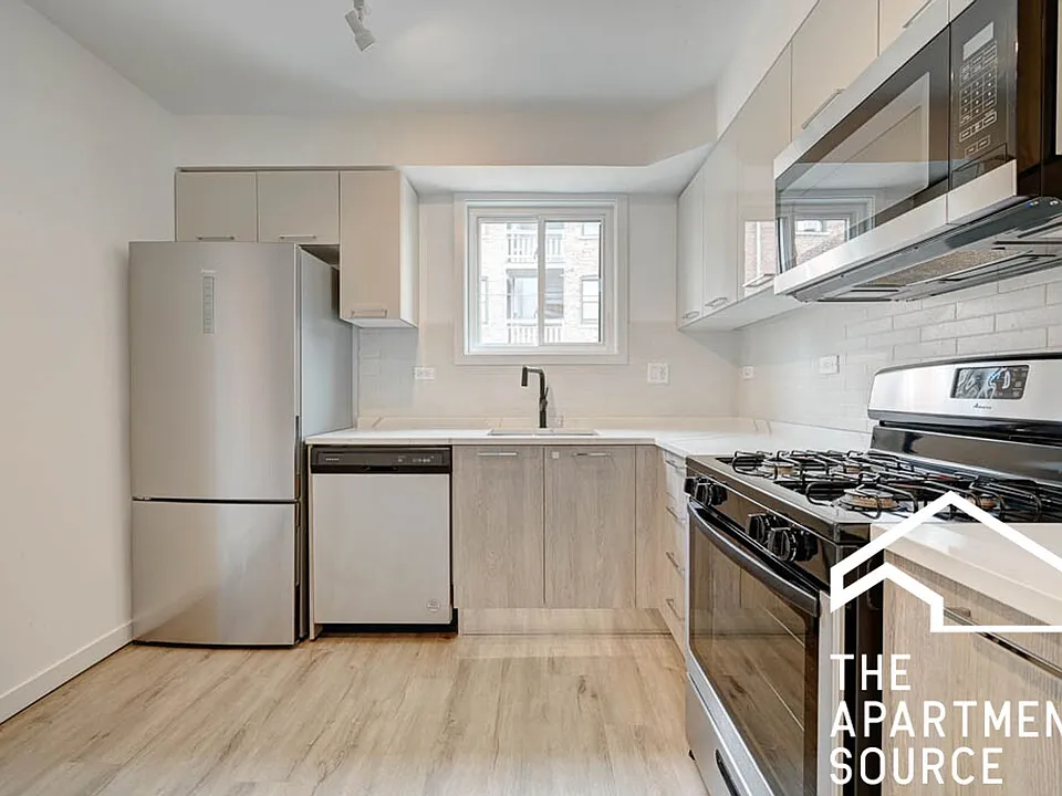 7621 N Sheridan Rd #3H