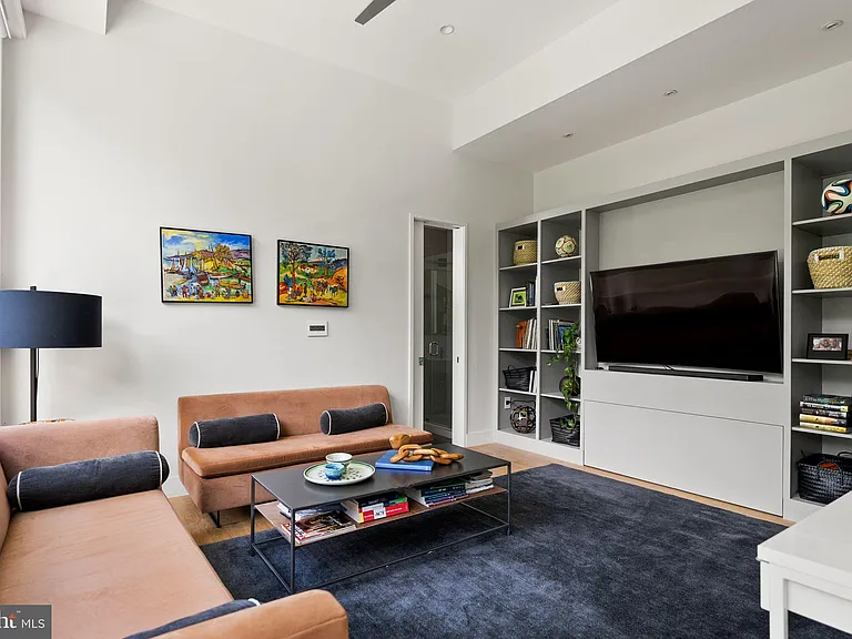 3820 Argyle Ter NW — Photo 32