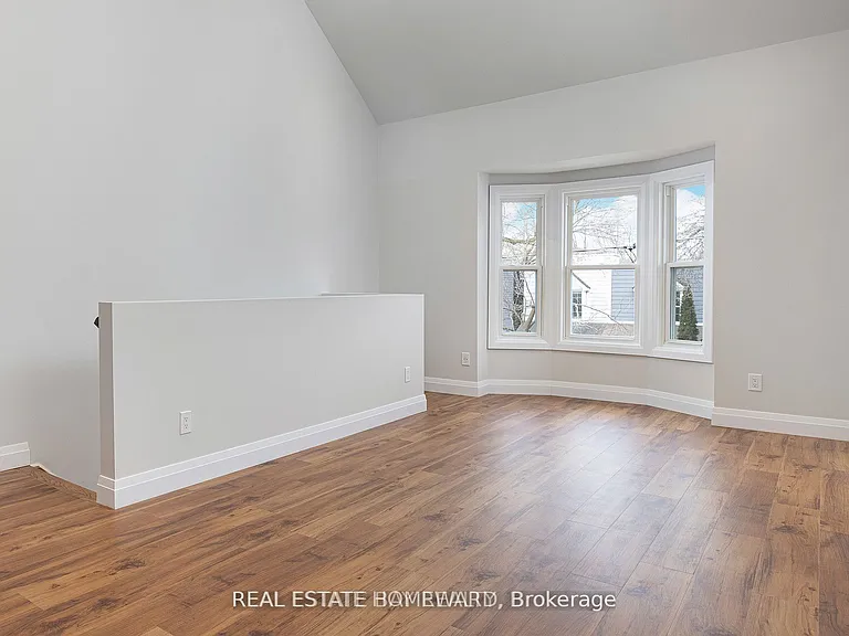 21 Alton Ave #UPPER — Photo 11