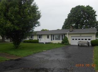 392 Jefferson Rd, Newark, OH 43055