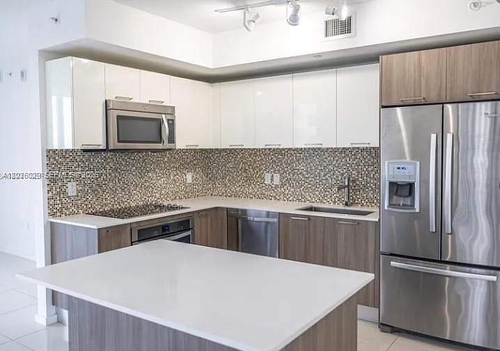 5252 NW 85th Ave #601 — Photo 4