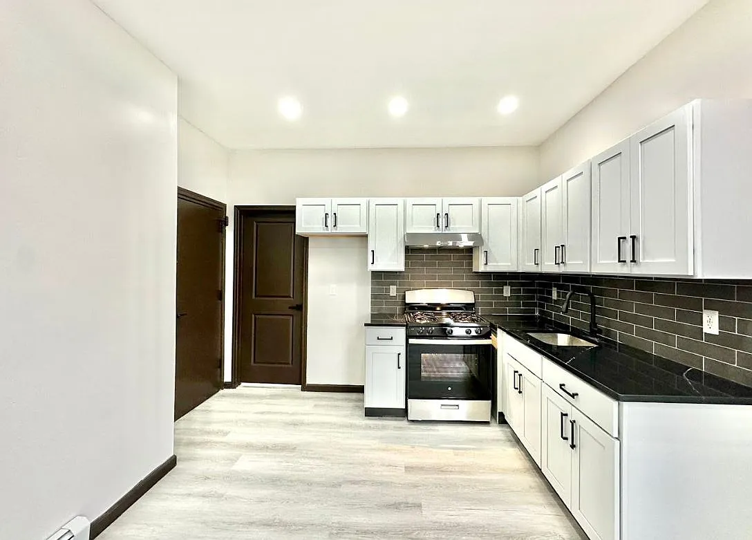 2 bed, $1,850 — Photo 1