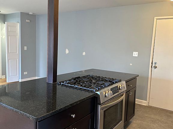 2nd image of 663-663 W Grace St #663-307