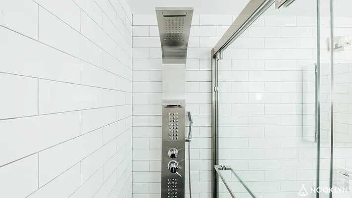 Rented by Nooklyn NYC LLC | media 13