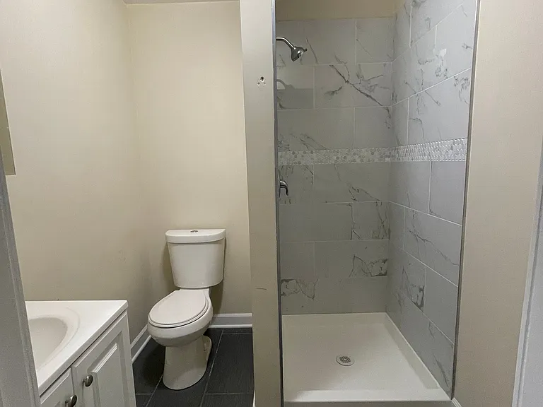 1004 S Oakley Blvd #GF — Photo 13
