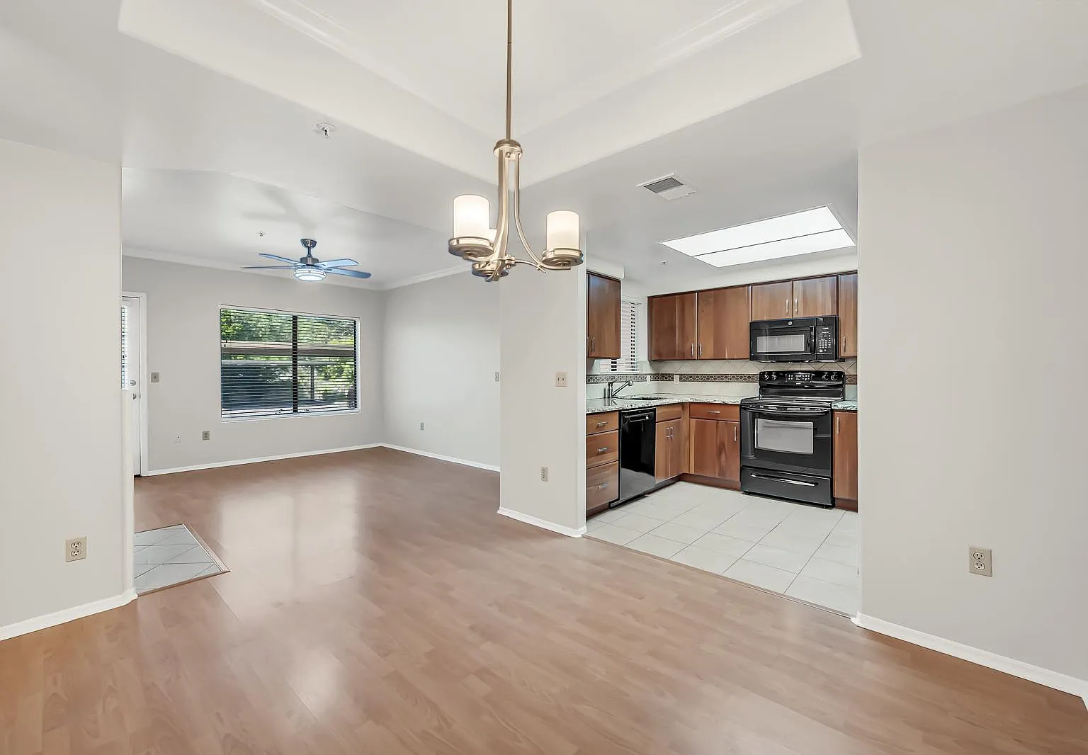 1 bed, 720 sqft, $1,400 — Photo 4