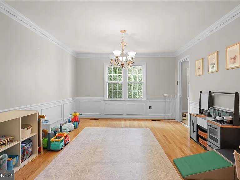 2026 Westwood Forest Dr — Photo 11