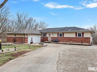 5260 River View Rd, Riverton, IL 62561