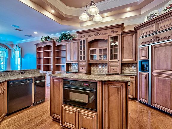 5th image of 1526 Island Green Dr