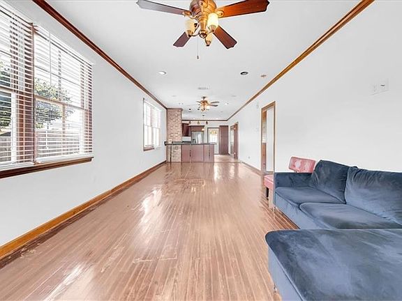 5th image of 4979 Painters St